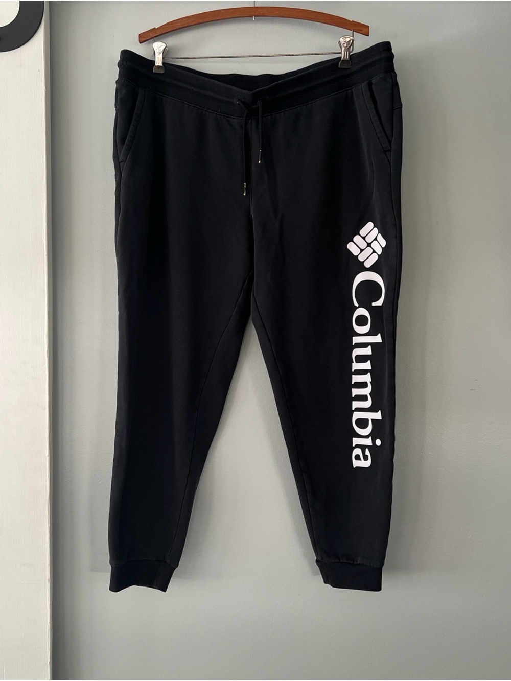 Columbia Plus Size Women’s 1X Regular Fit Fleece Logo Print Black Joggers Gym